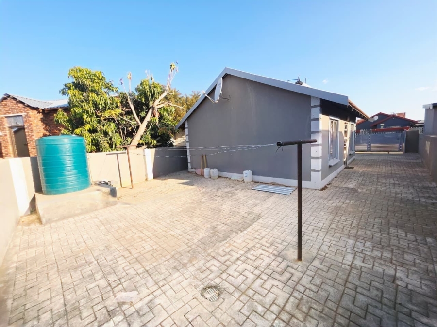 2 Bedroom Property for Sale in Boitekong North West